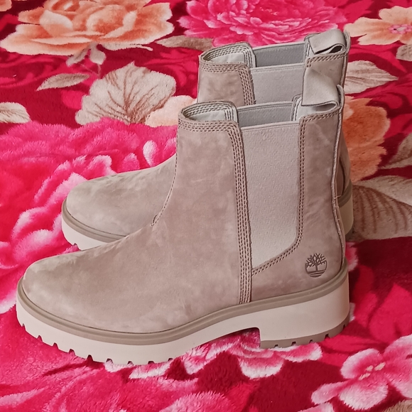 Timberland Shoes - 🔥 🔥  Last Call Timberland Carnaby Cool Chelsea Nubuck Boots Size 6 for Women